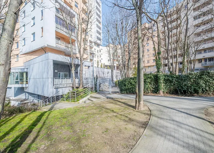 Kaskada With Balcony By Axel