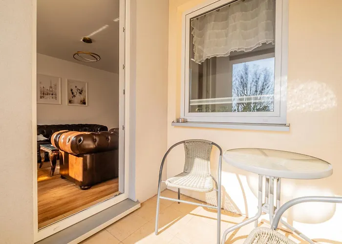 Kaskada With Balcony By Axel דירה